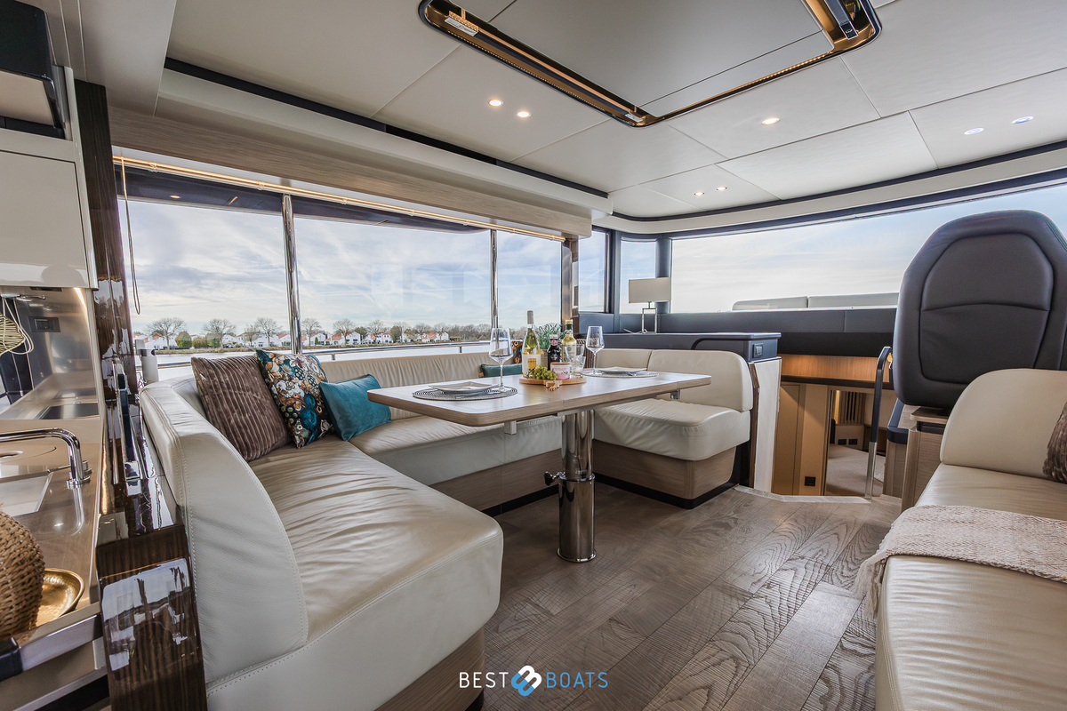 foto: 63 Absolute  Navetta 52