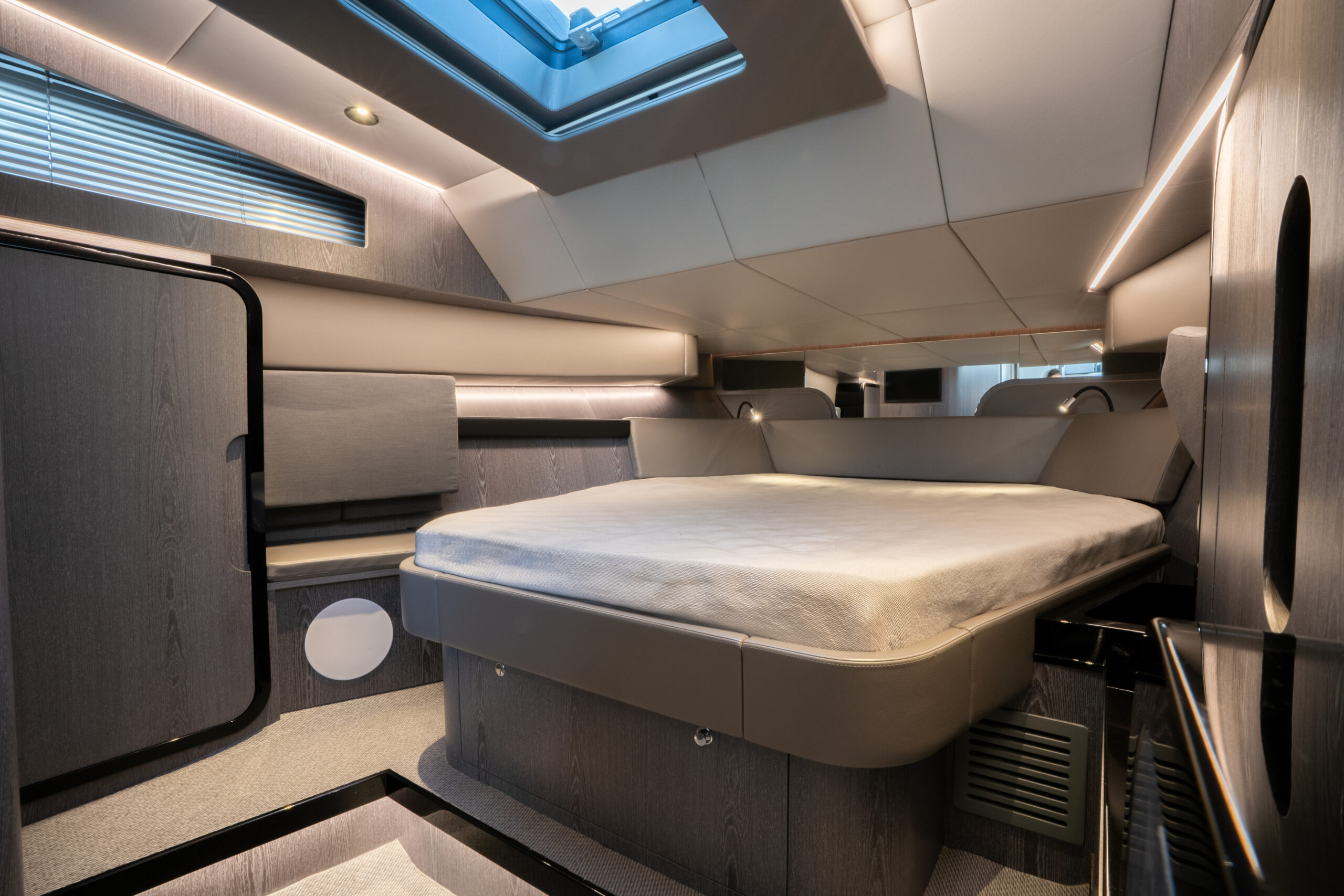 foto: 45 Canados 493 GLADIATOR GRANDE