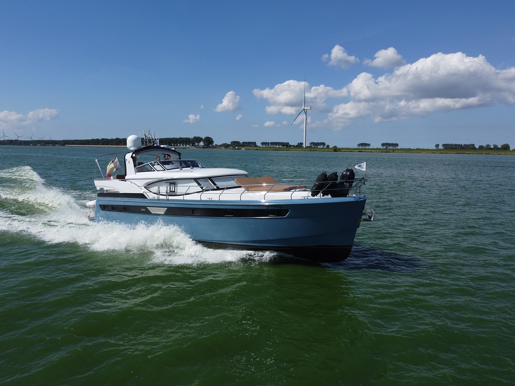 foto: 33 Atlantic A 500 Convertible