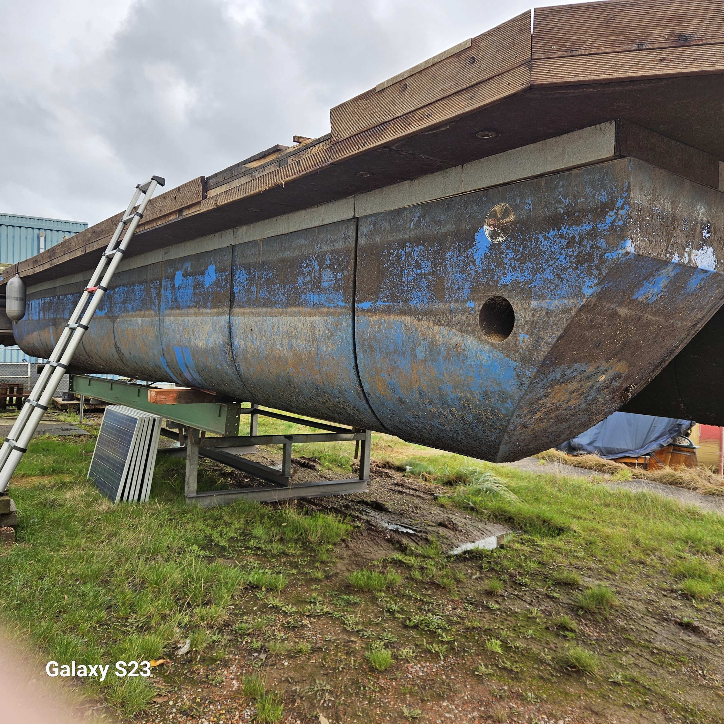 foto: 17 LST Boatin (onderstel) Houseboat