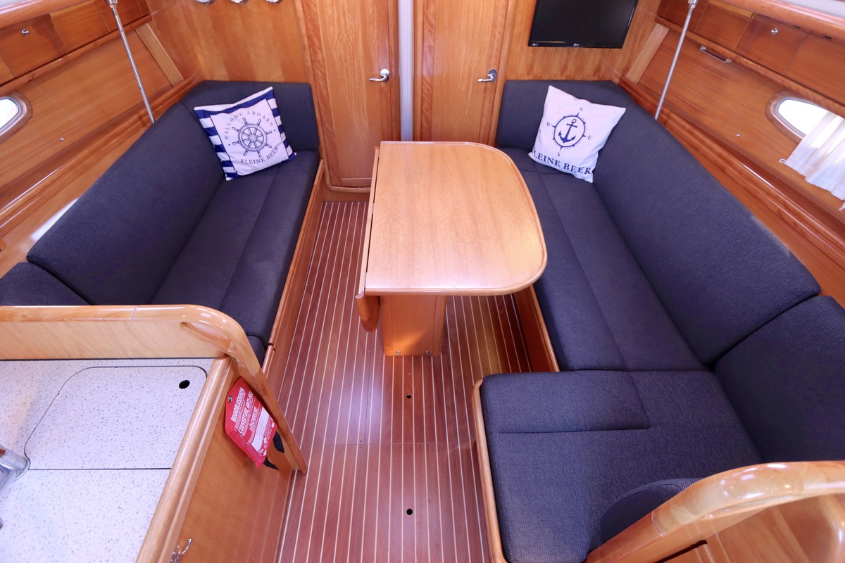 foto: 24 Bavaria  37-3 Cruiser