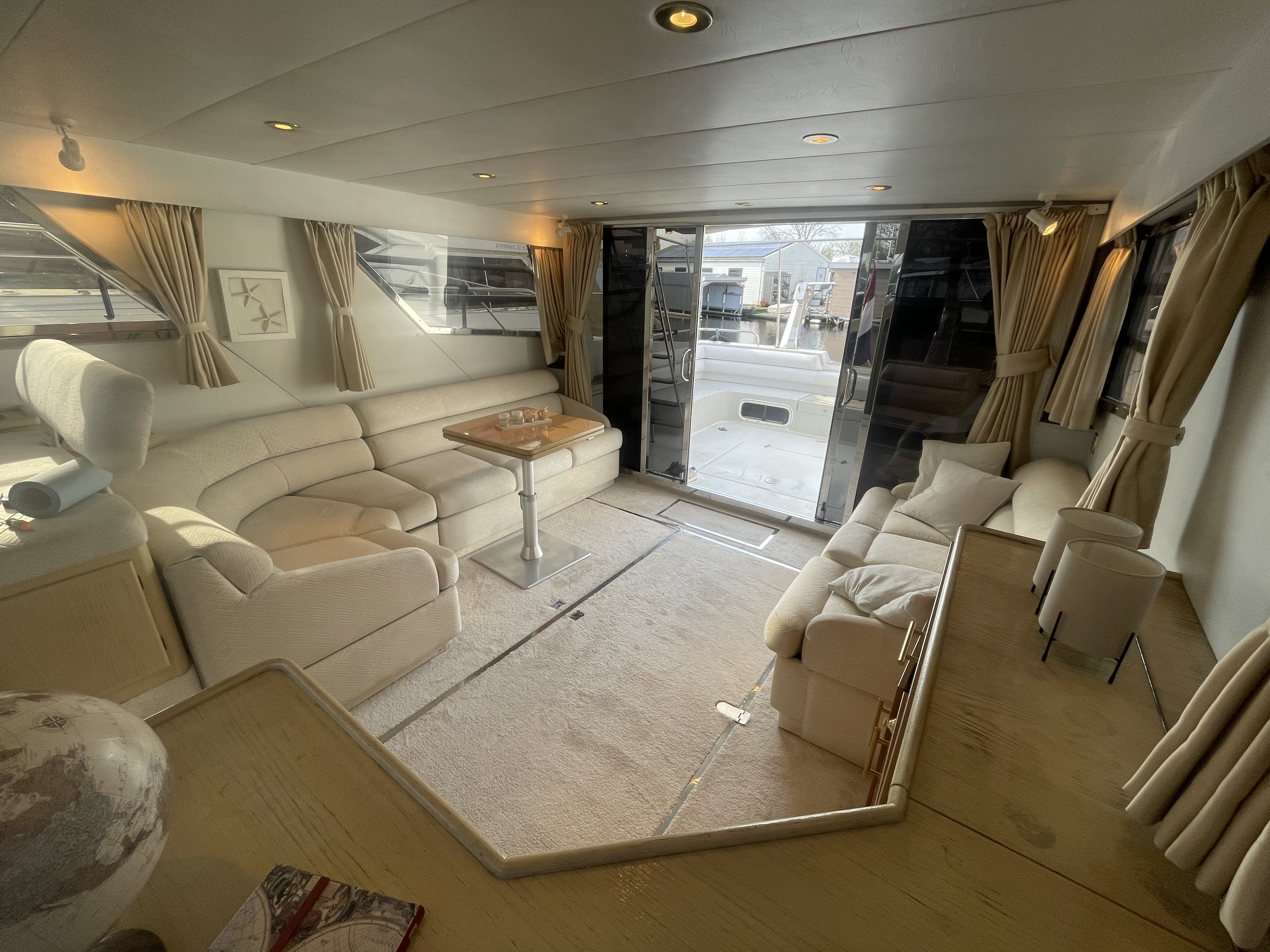 foto: 16 Fairline  50