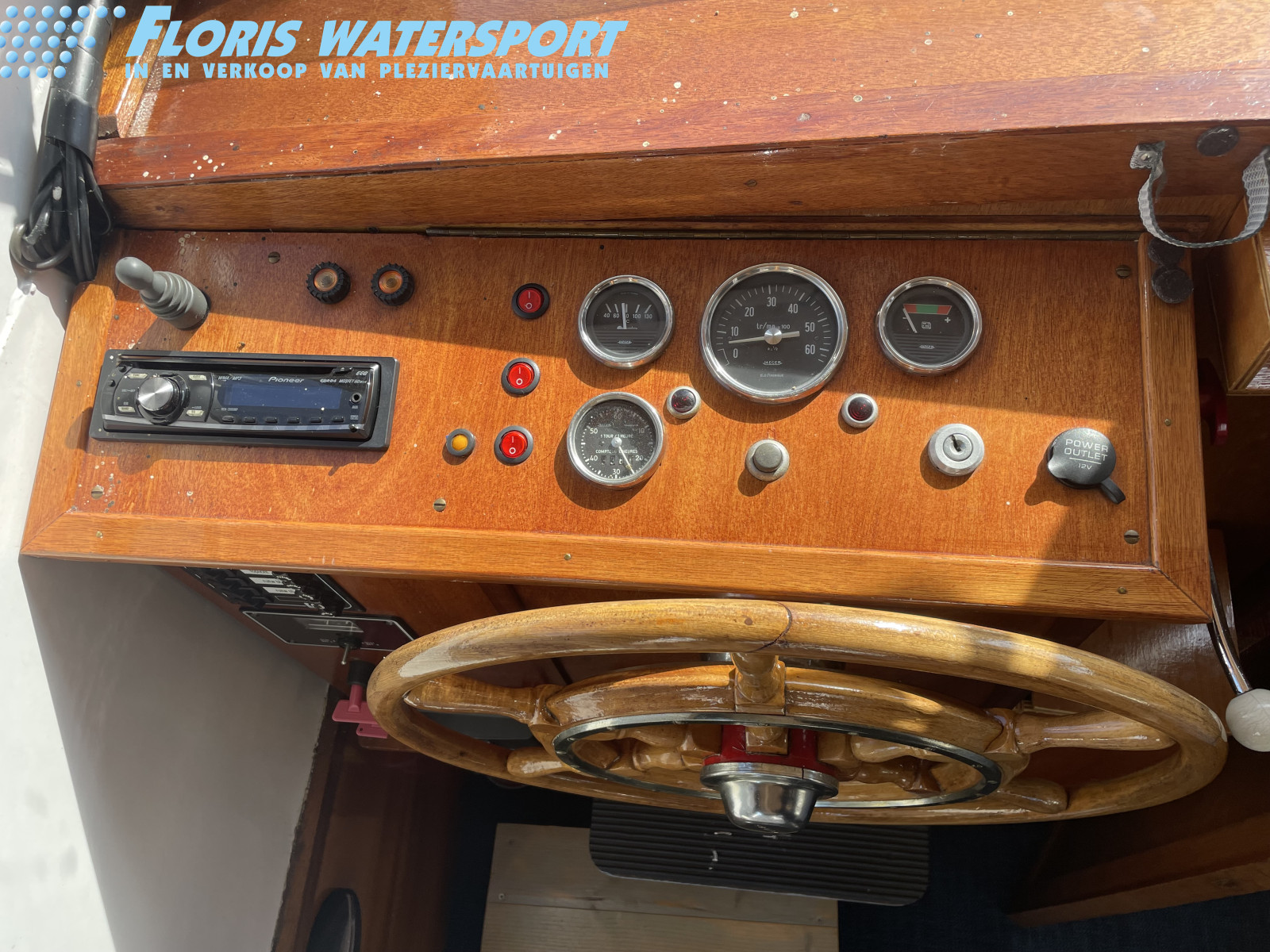 foto: 10 Vechtkruiser 850 Open Cabin