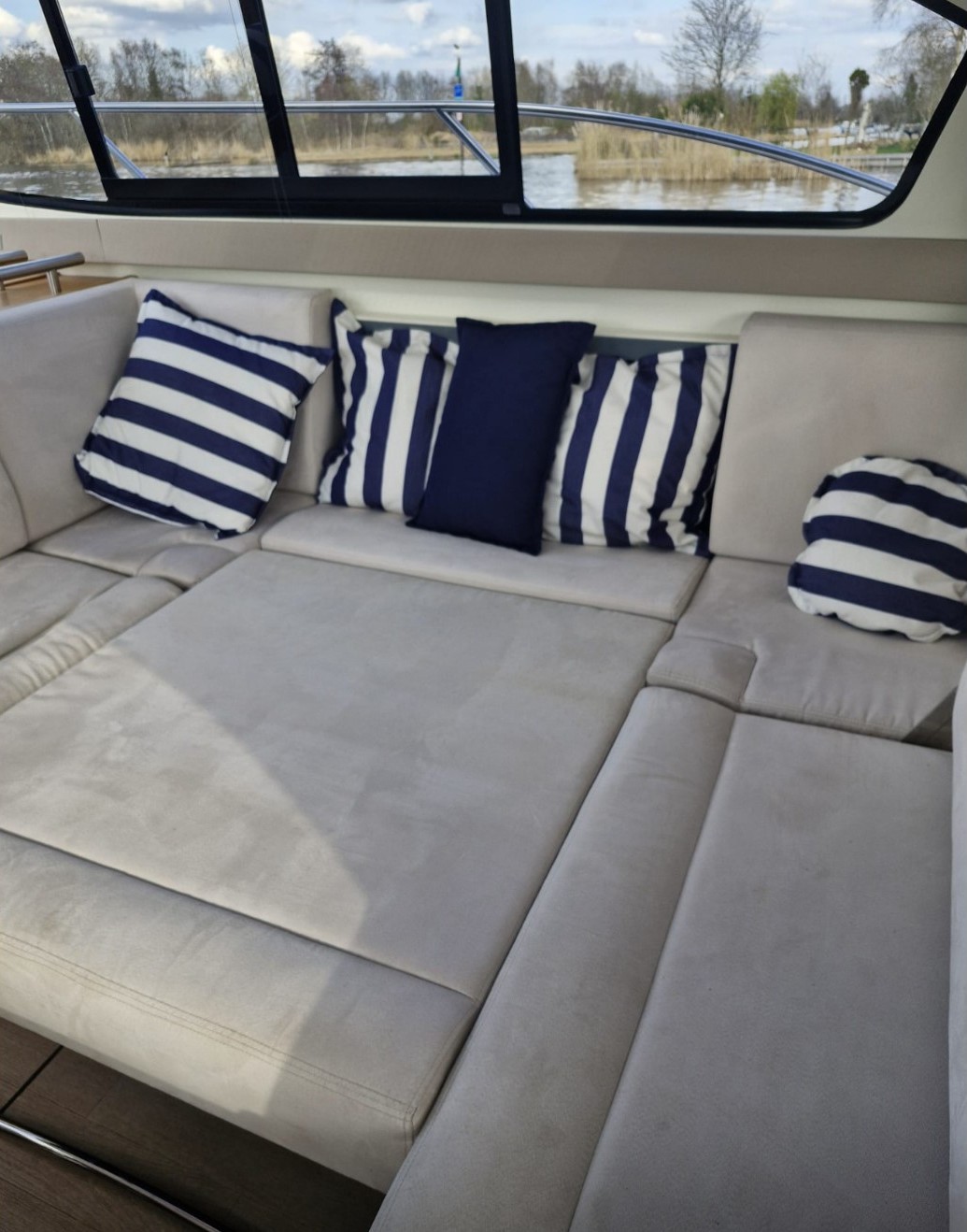 foto: 33 Haines Haines 32 Offshore