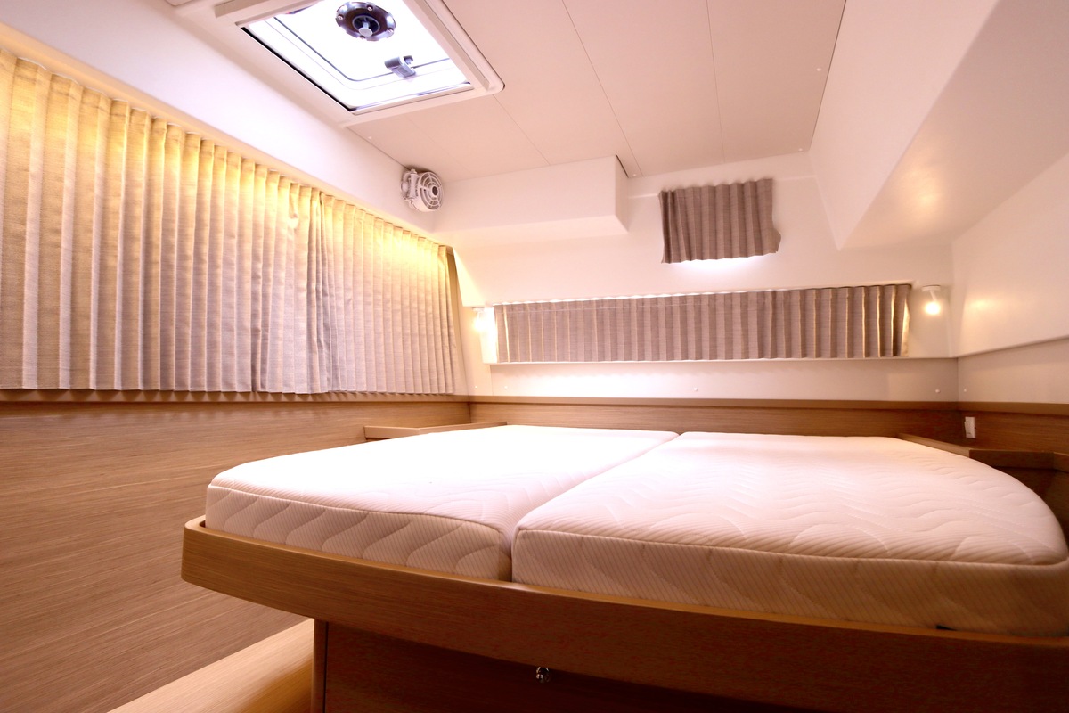foto: 28 Lagoon 42 Full specs