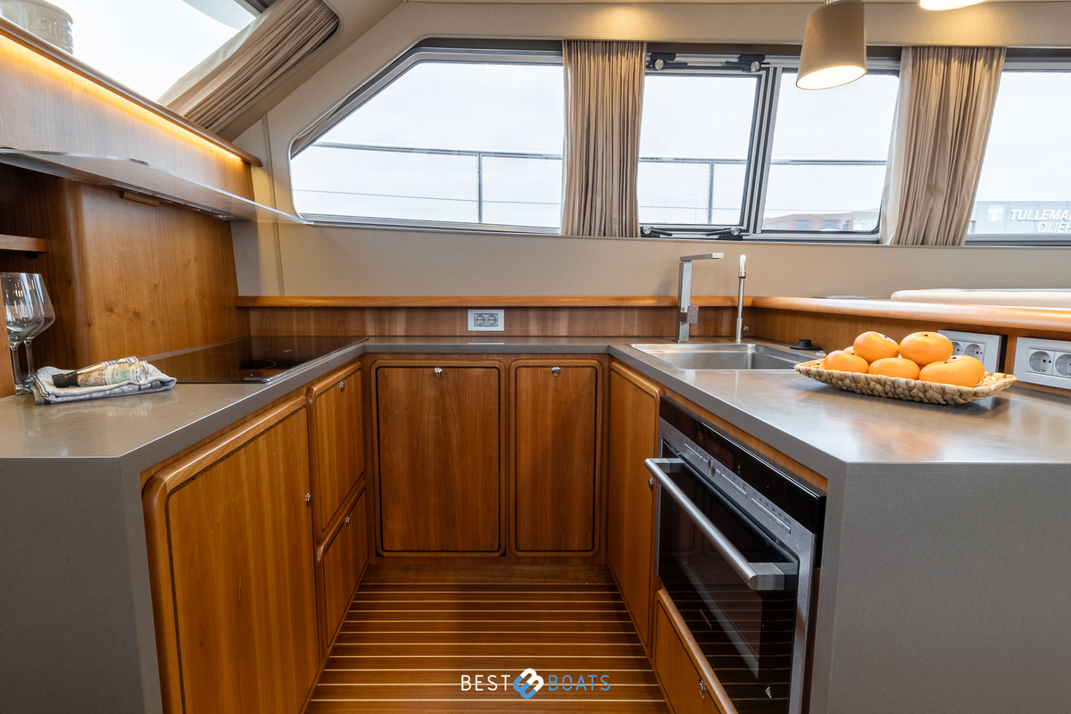 foto: 45 Linssen Grand Sturdy 500 AC Wheelhouse Long Top