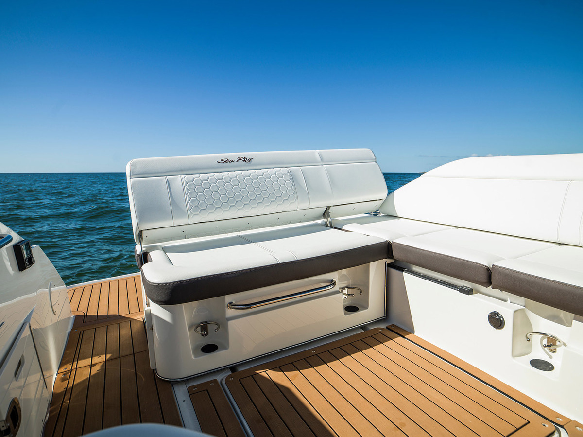 foto: 39 Sea Ray SDX 250 Outboard