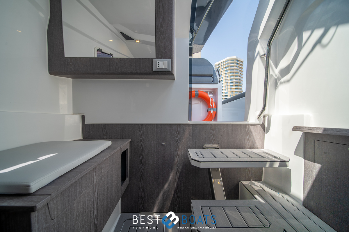 foto: 16 Pirelli 35 Outboard