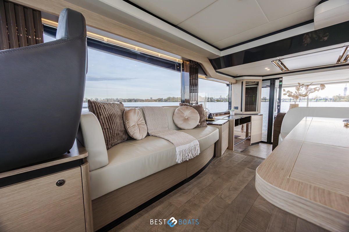 foto: 64 Absolute  Navetta 52