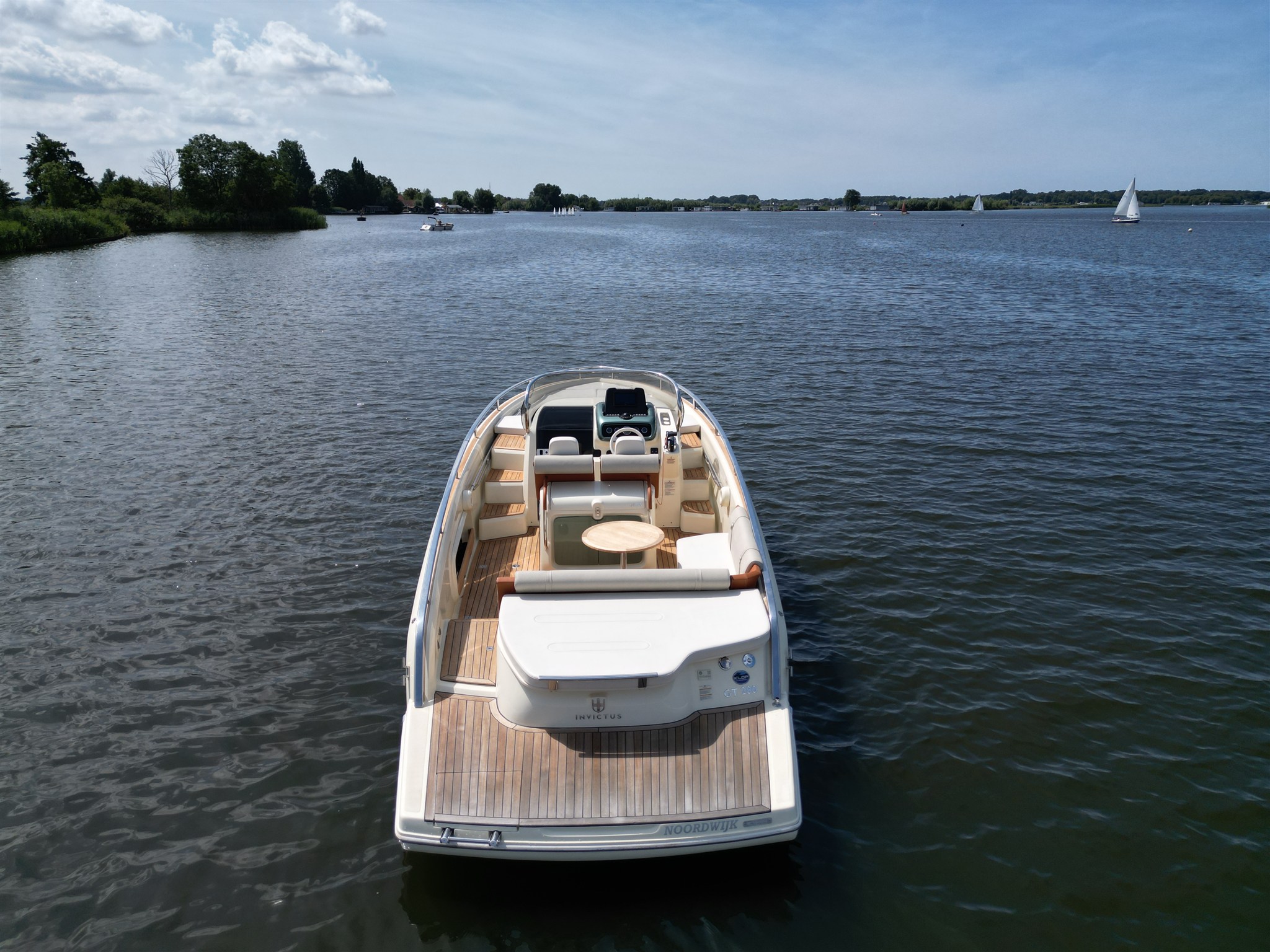 foto: 25 Invictus GT 280