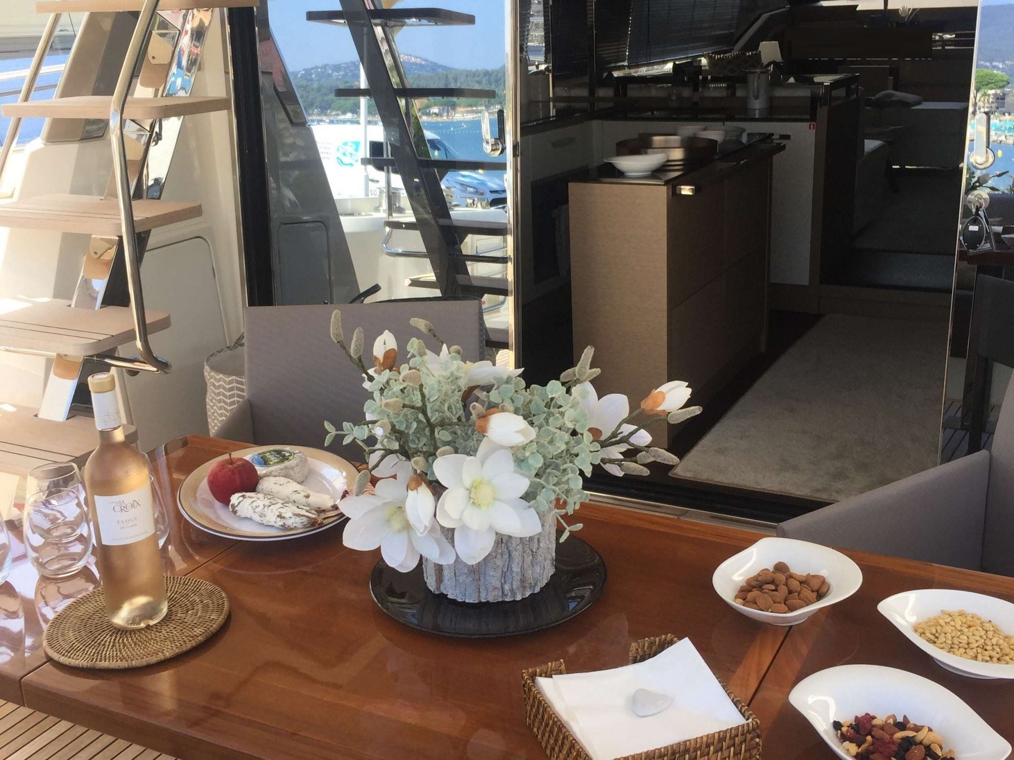 foto: 21 Prestige 680 Fly