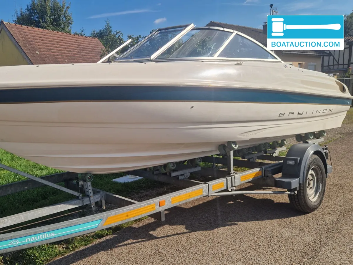 foto: 8 Bayliner 1750 CAPRI