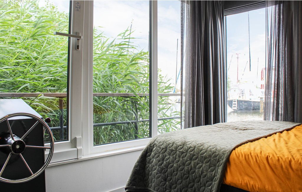 foto: 19 Aquavive Houseboat 1500 Met Vaste Overneembare Ligplaats In Warns