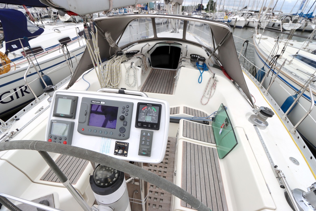 foto: 99 Beneteau  First 41S5
