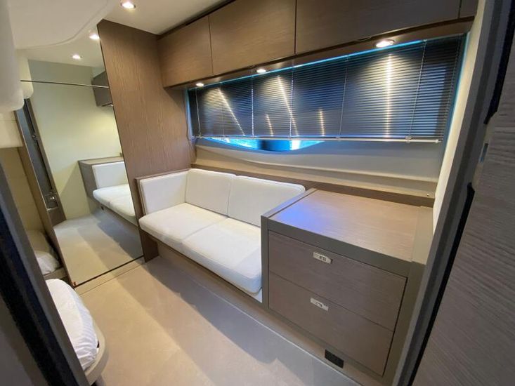 foto: 17 Princess V 40