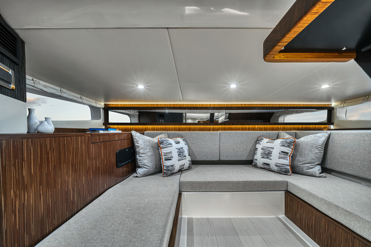 foto: 43 Sea Ray Sundancer 370