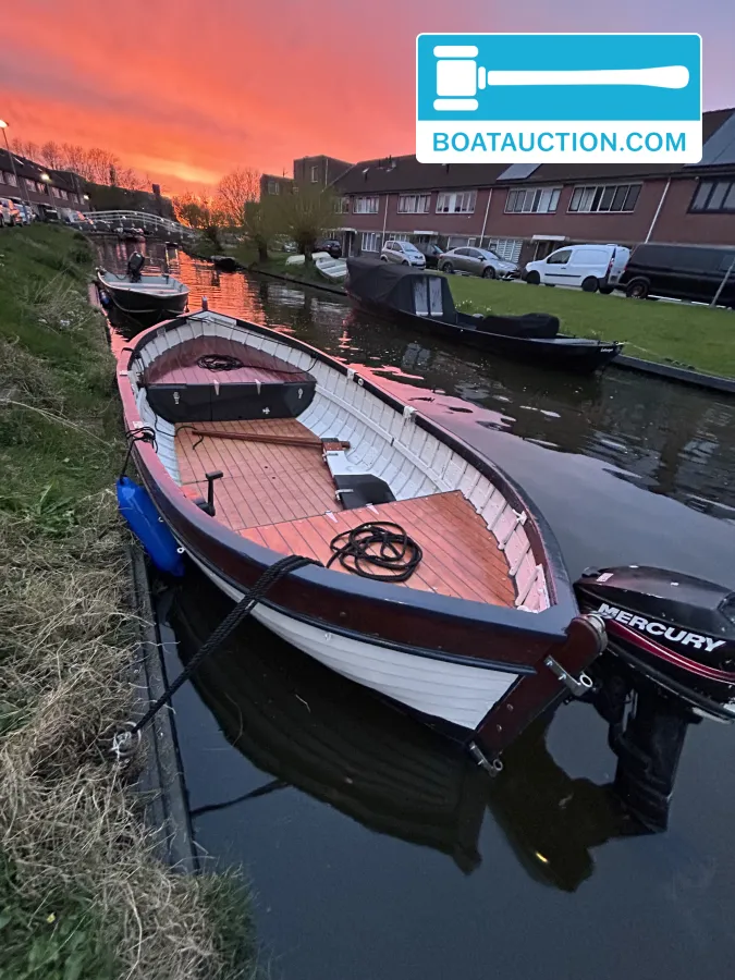 foto: 6 Lifeboat 465