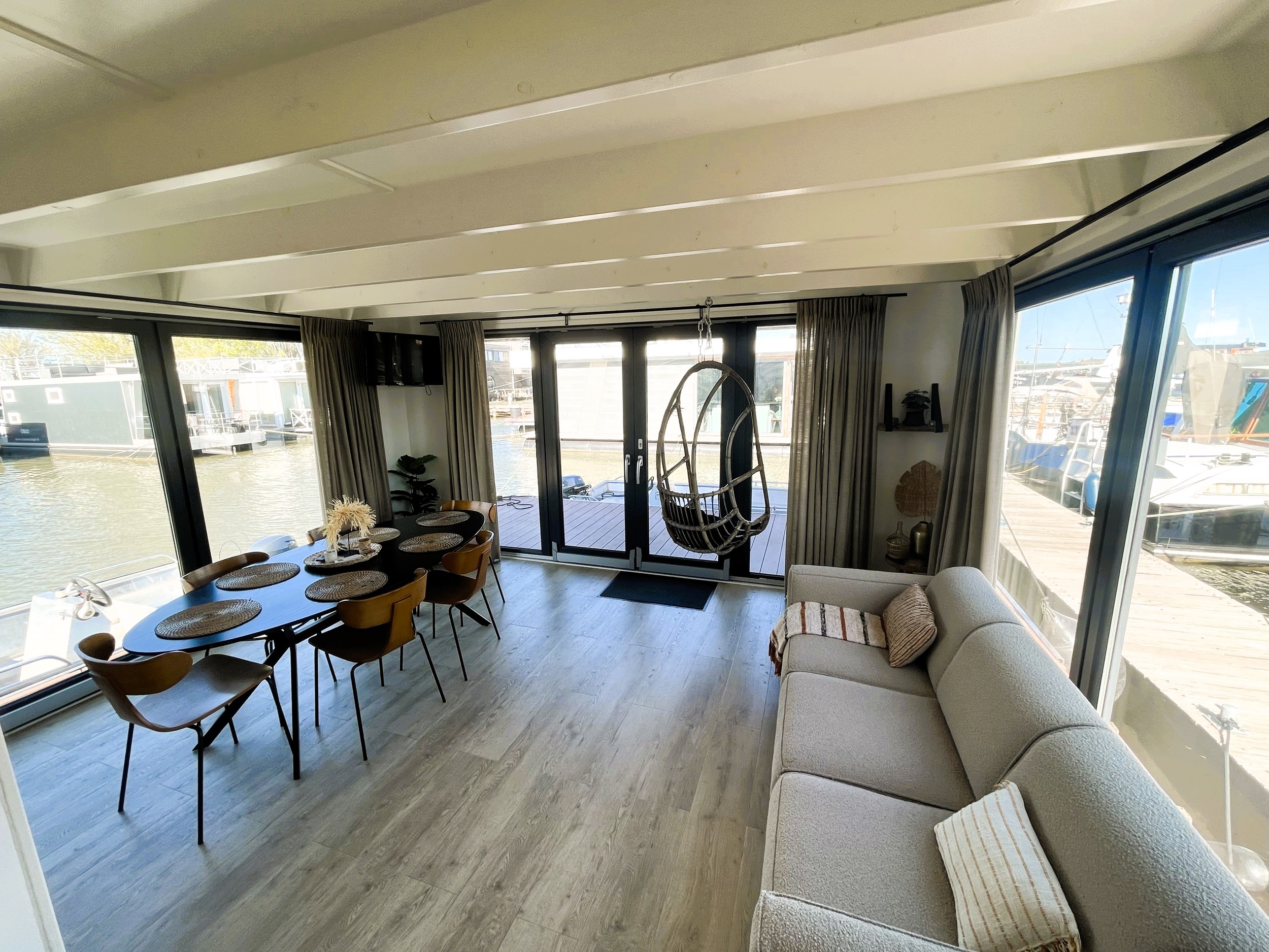 foto: 24 Surla 15 Houseboat Zelfvoorzienend