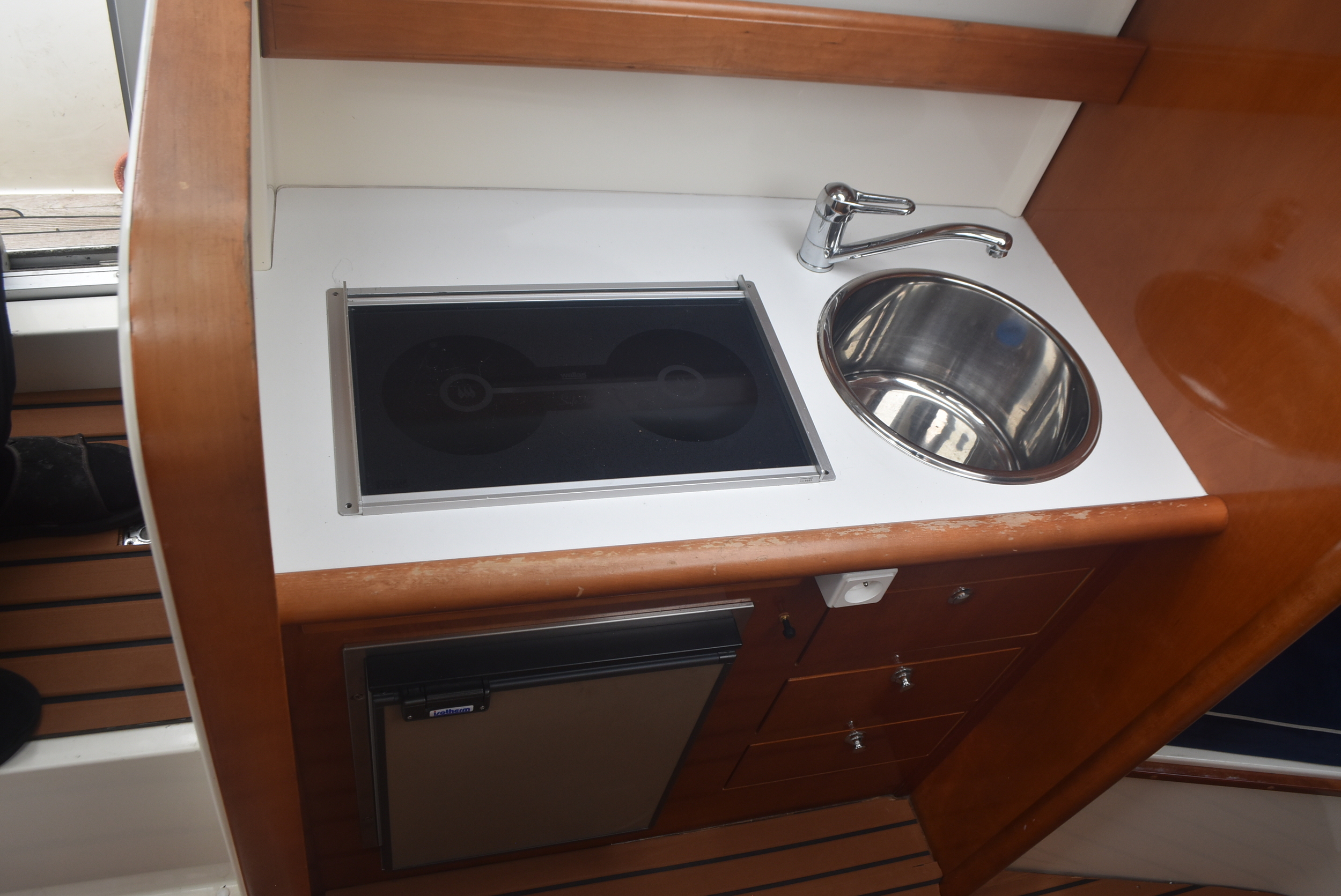 foto: 28 Aquador 25C