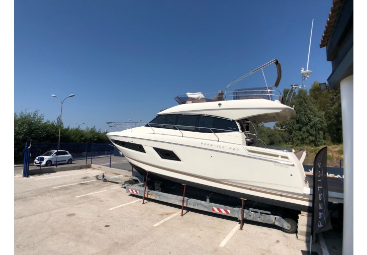 foto: 21 Prestige 420