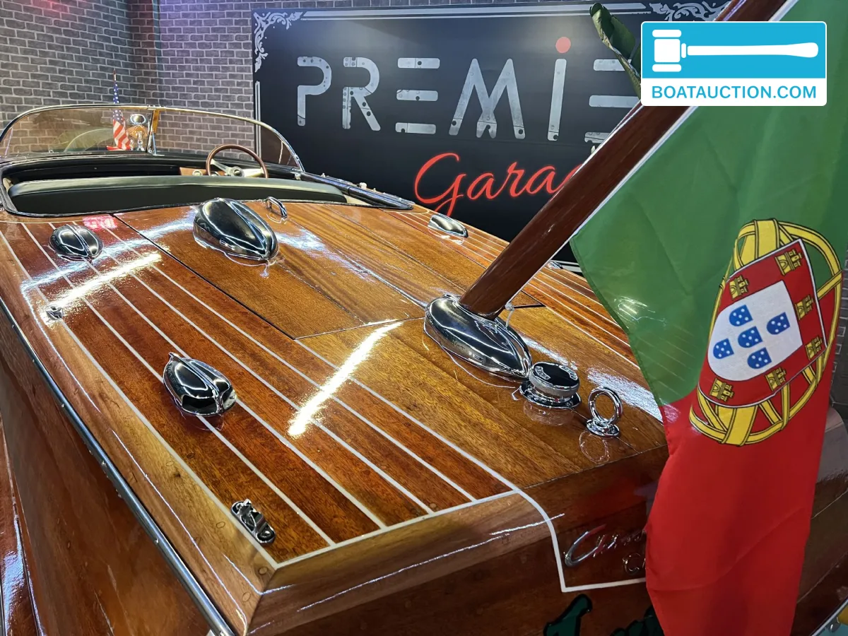 foto: 33 Chris Craft Capri 19