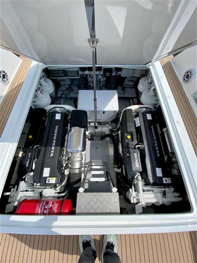 foto: 20 Vandutch 48