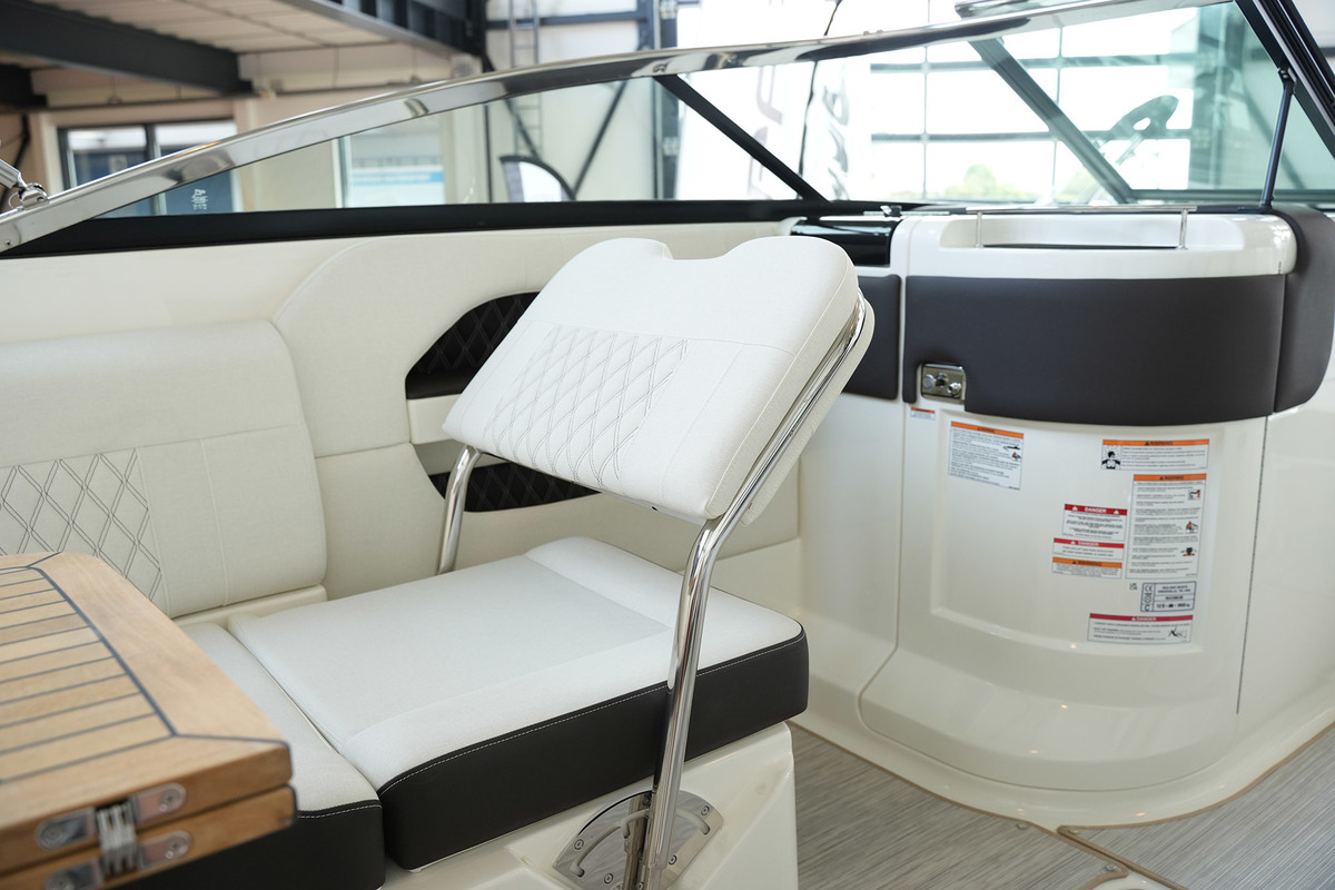 foto: 34 Sea Ray SLX 250