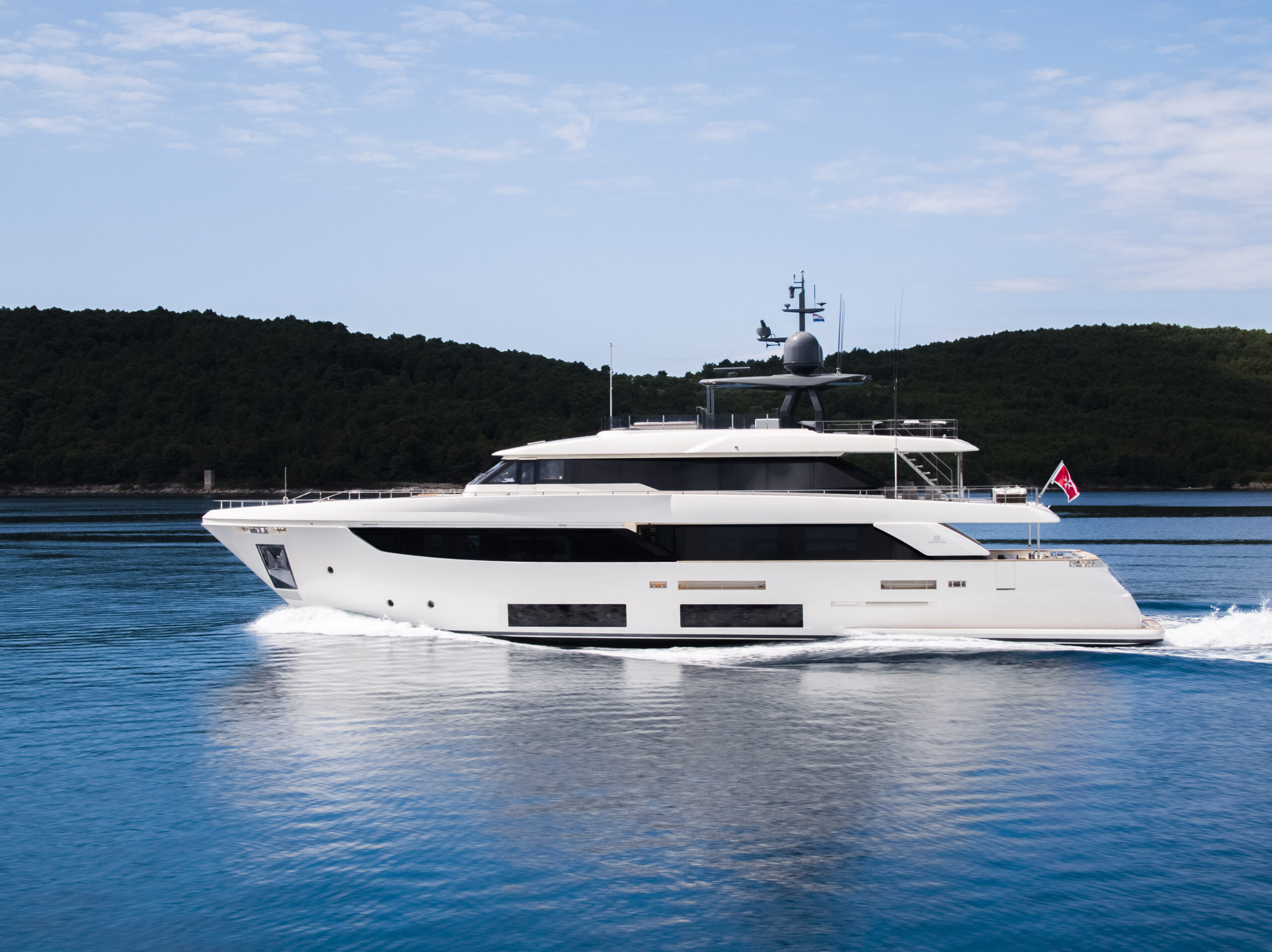 foto: 78 Custom Line Navetta 33