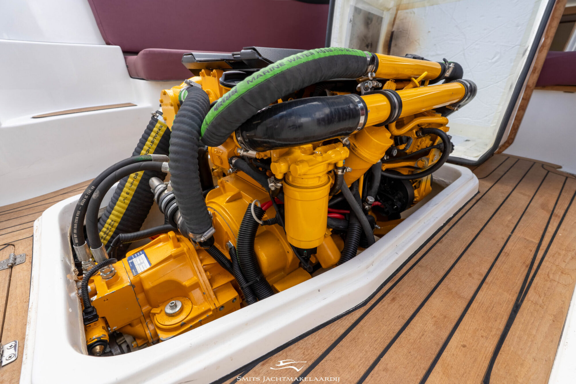 foto: 29 Bola Bola GS Tender 27 Semi Cabin