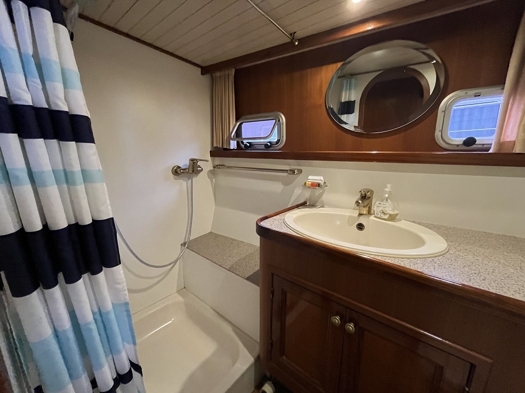 foto: 27 Blauwe Hand Trawler 1400