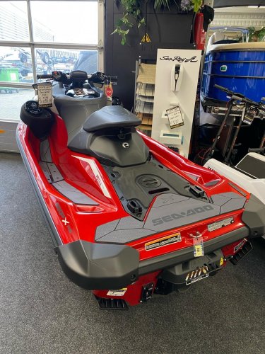 foto: 18 Sea-Doo RXP-X 325 Fiery Red