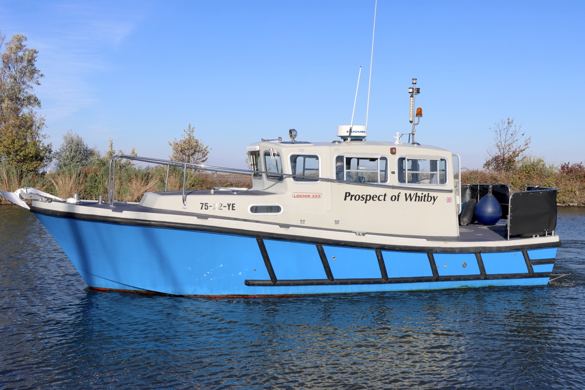 foto: 22 Lochin  333 Workboat