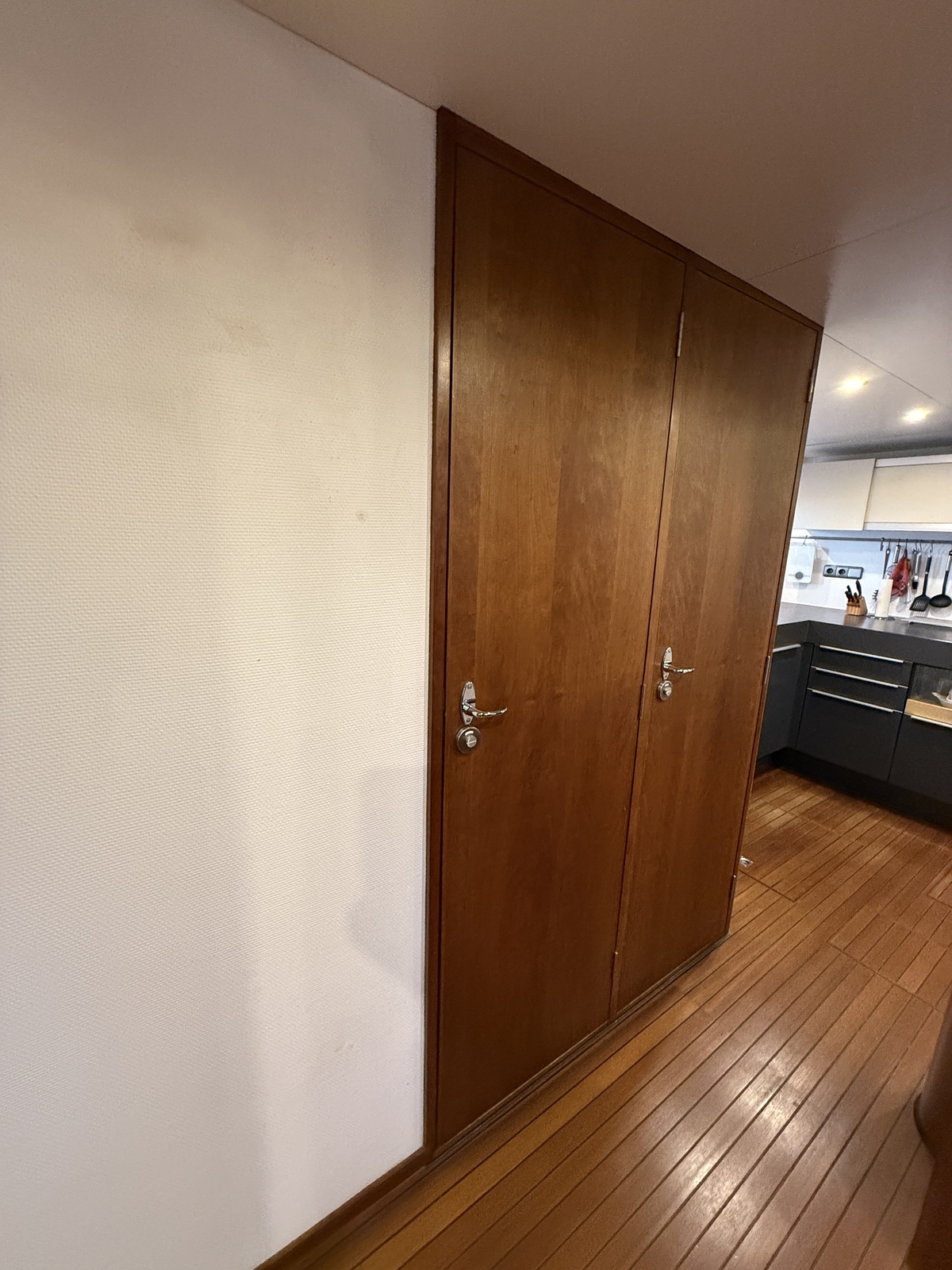 foto: 28 Ex-Patrouille Vaartuig Varend Woonschip