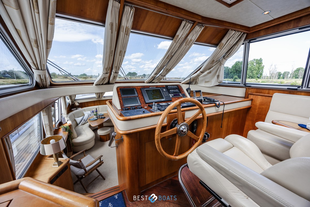 foto: 45 Van den Hoven Exclusive 1600
