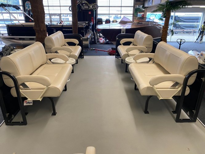 foto: 18 Funcruiser Pontoon 650