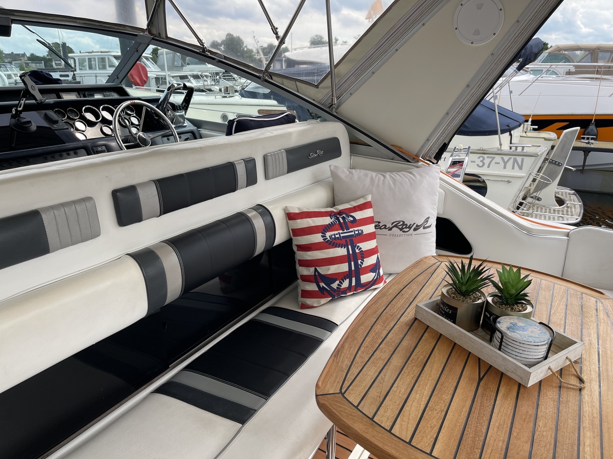foto: 36 Sea Ray 310 Sundancer 