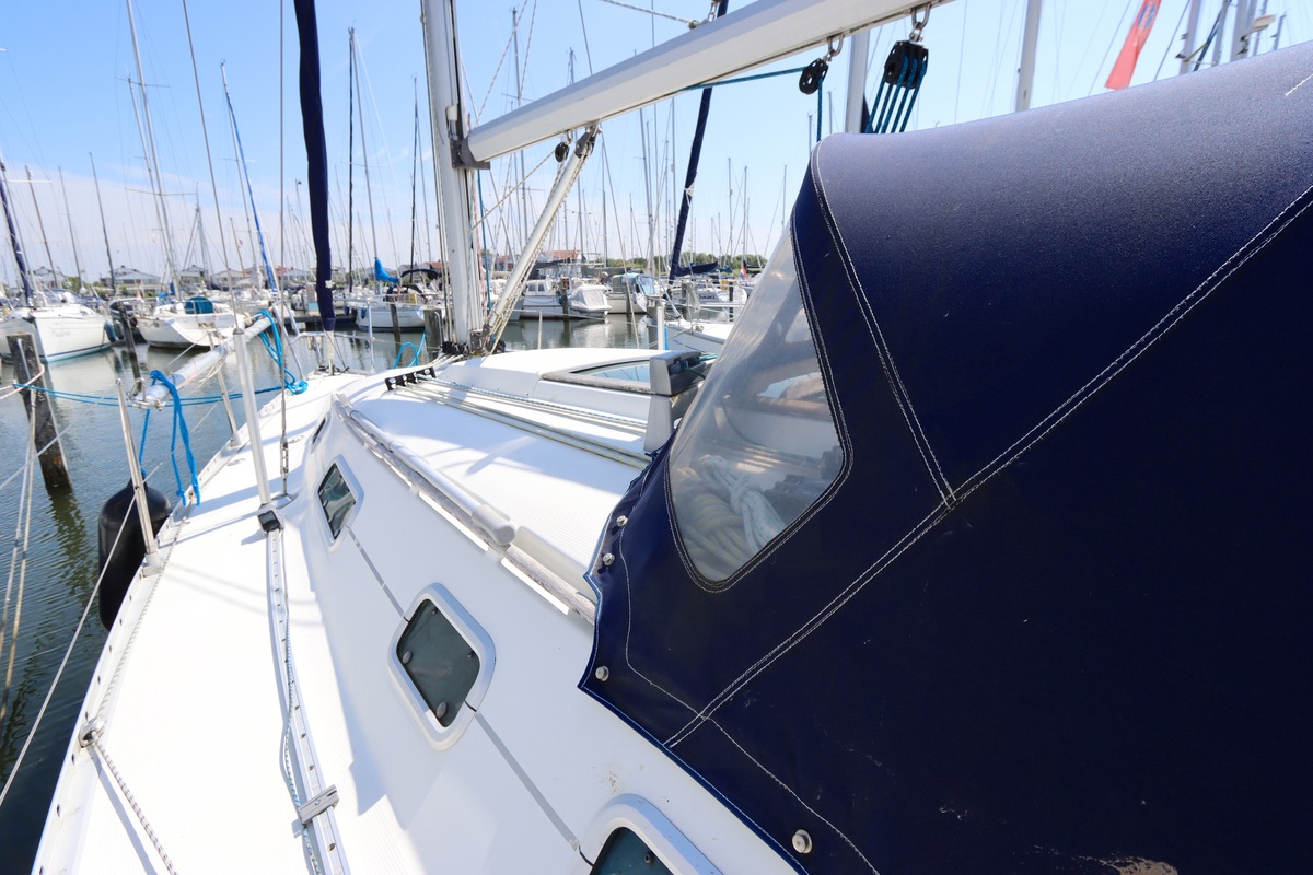 foto: 27 Beneteau Oceanis 300