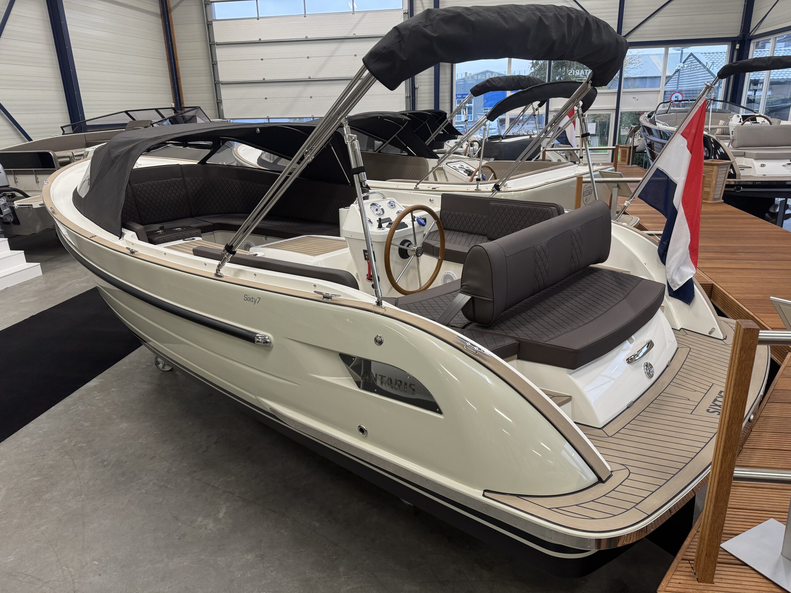 foto: 17 Antaris Sixty7 (op voorraad)