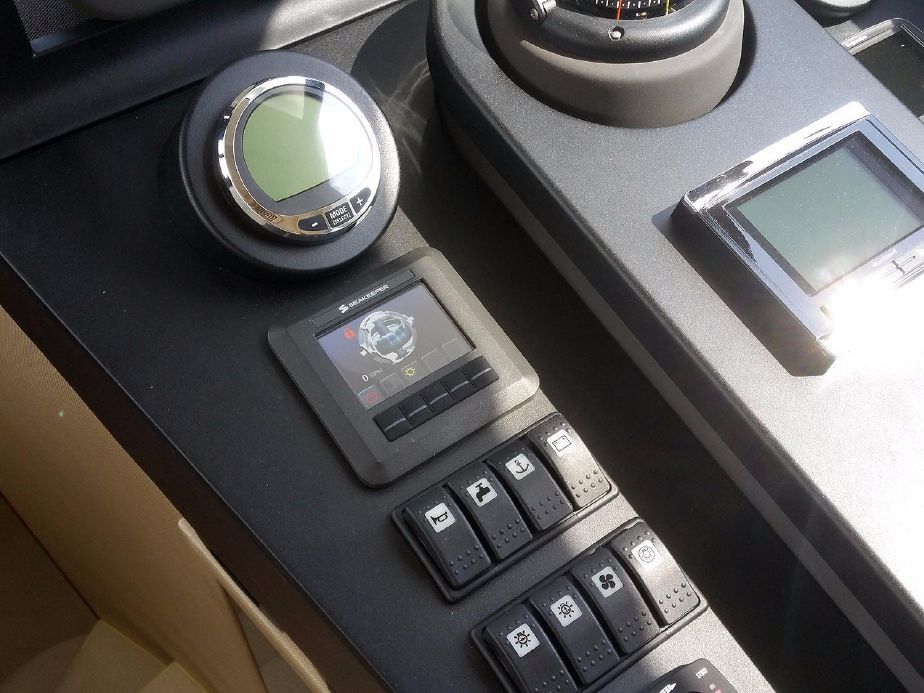 foto: 28 Azimut Magellano 53