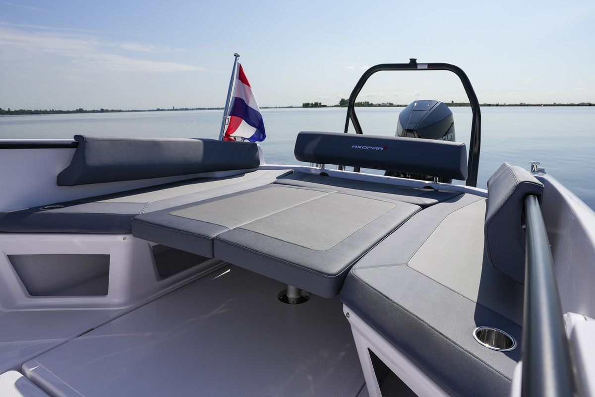 foto: 49 Axopar 25 Cross Bow