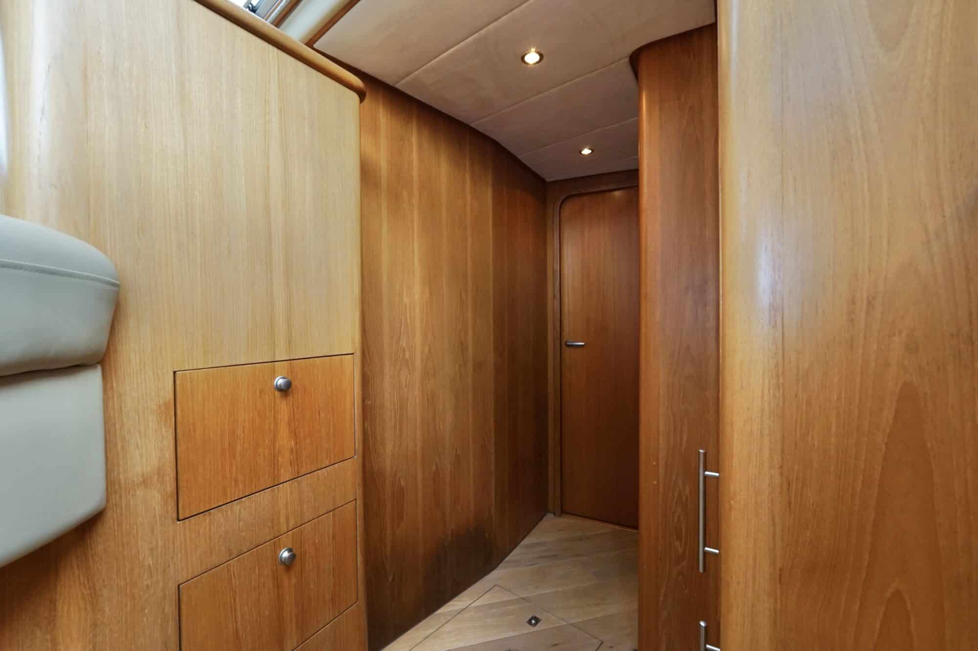 foto: 63 Van den Hoven Van den Hoven Exclusive 18.00 VS