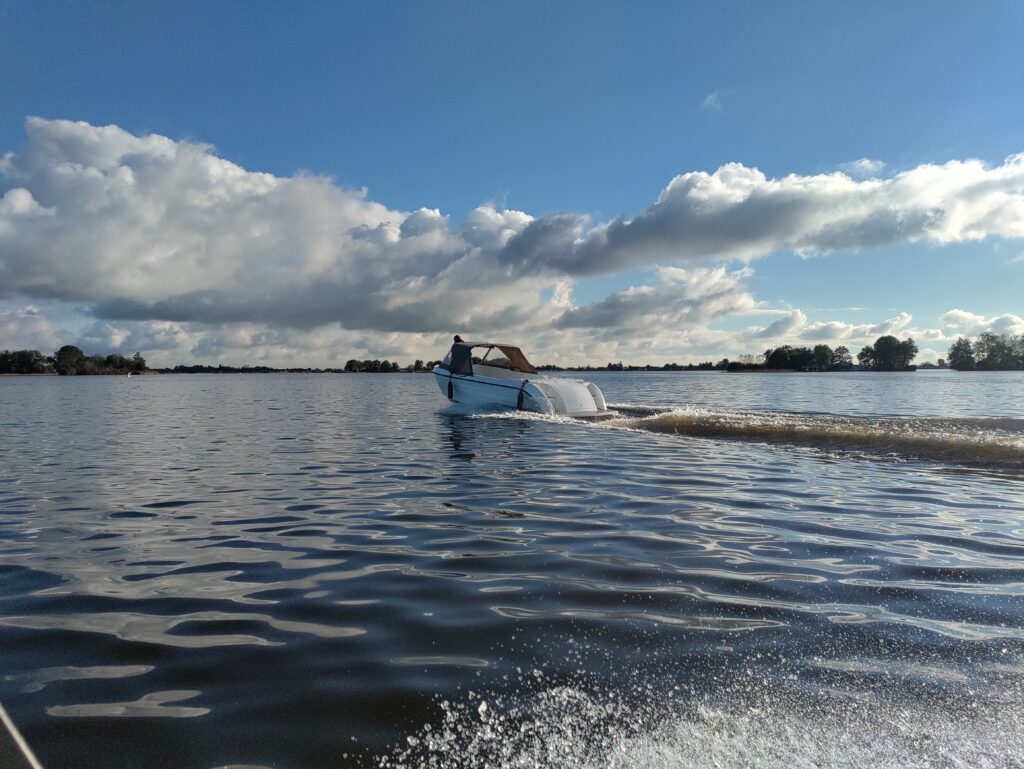 foto: 7 Amperaboat 630e Sloep