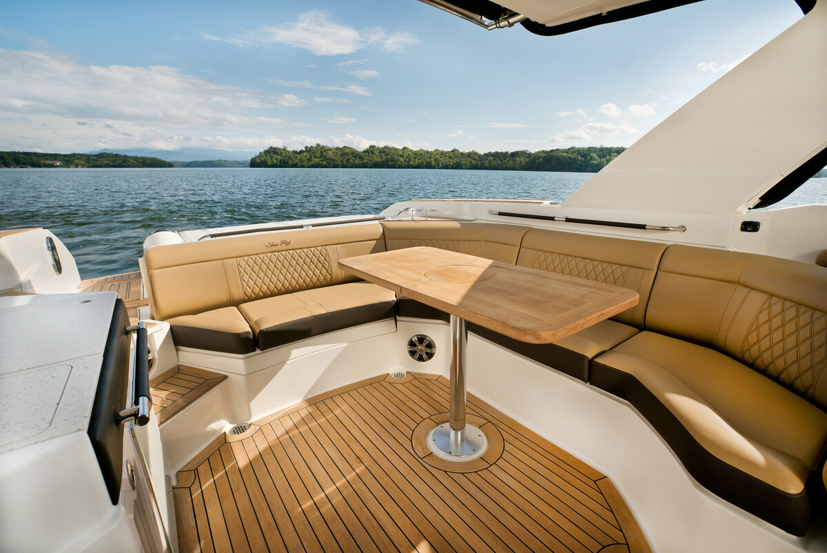 foto: 31 Sea Ray SLX 350 Outboard