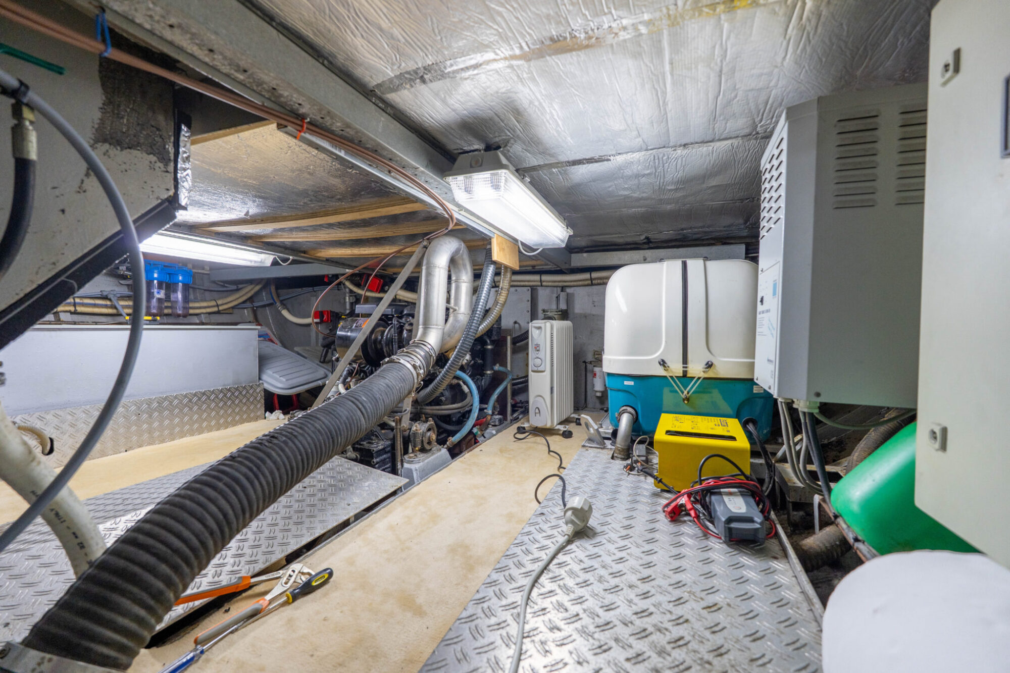 foto: 52 Pieter Beeldsnijder Pieter Beeldsnijder Spiegelkotter 15.00 VS