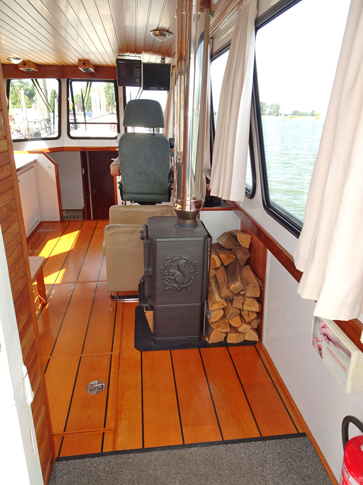 foto: 42 ex Patrouille vaartuig / Varend Woonschip 18.26 met UBC