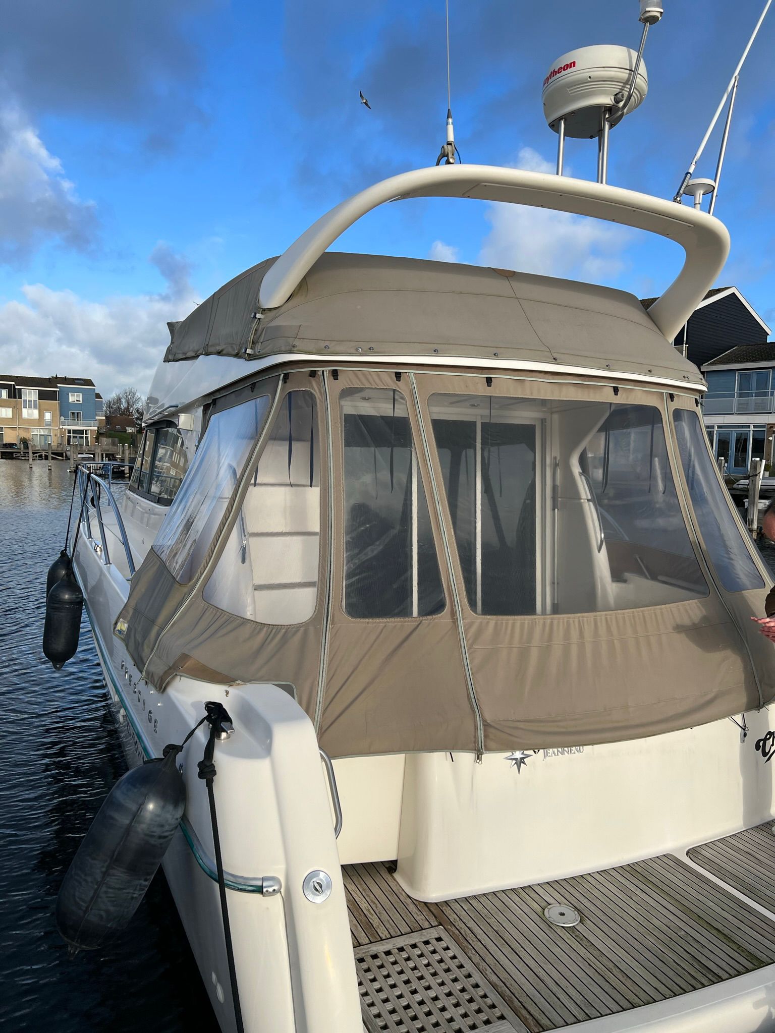 foto: 25 Jeanneau Prestige 36 Fly