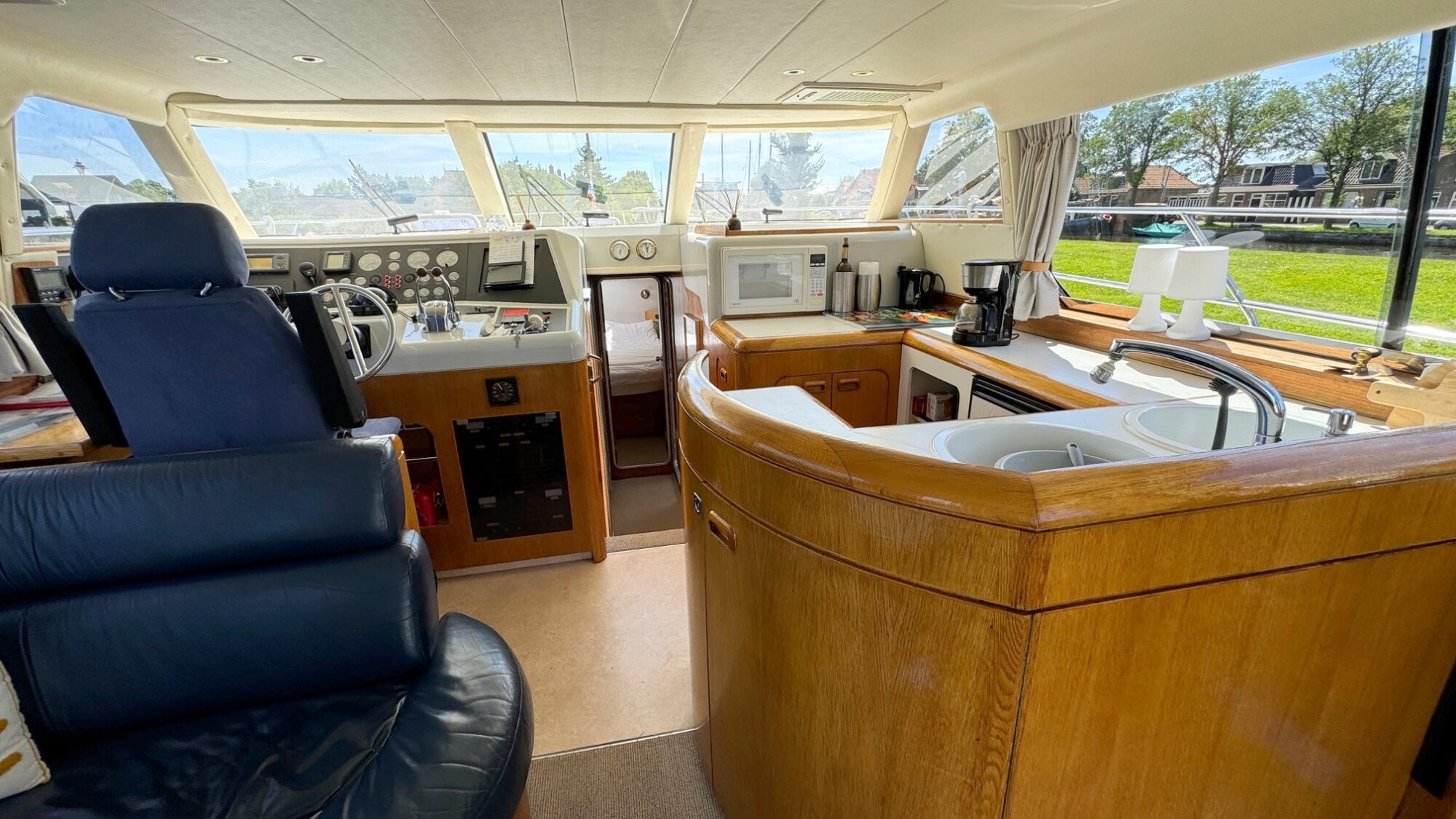 foto: 49 Whitewater Whitewater Wolfe 46 Flybridge