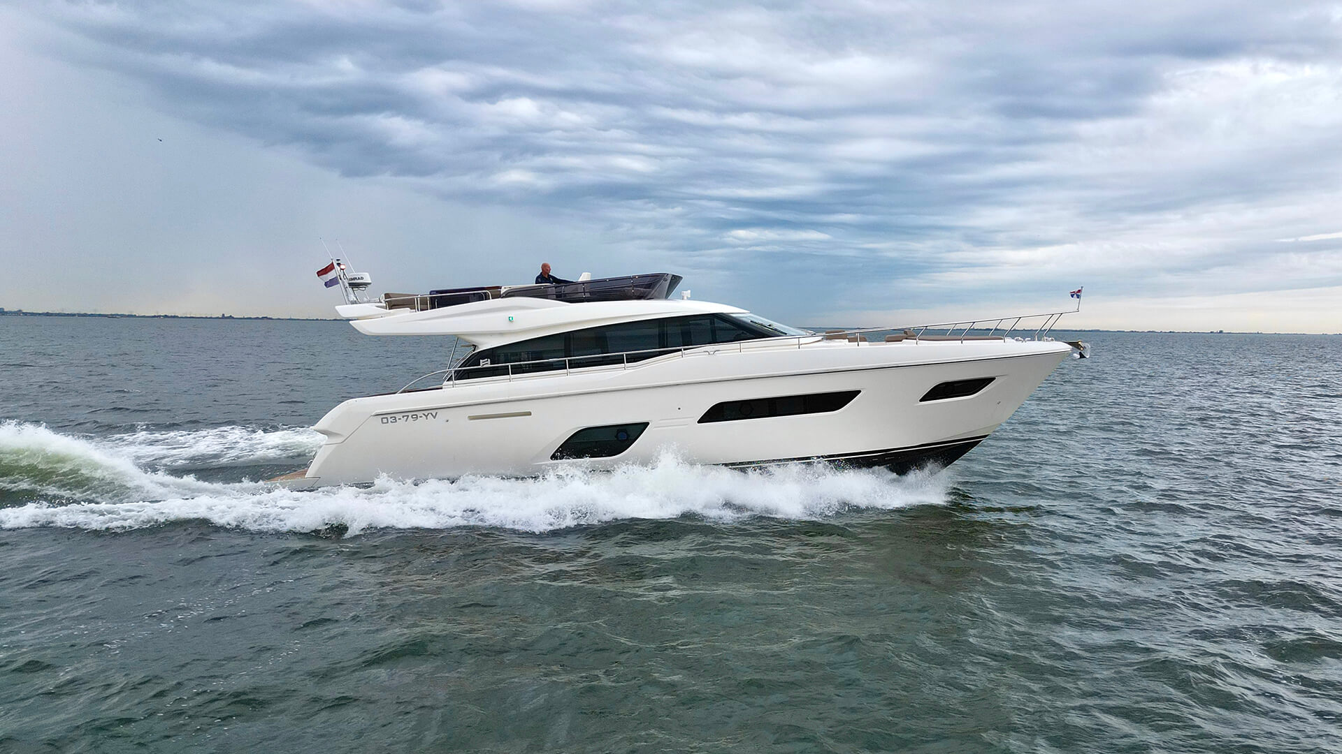 foto: 79 Ferretti Yachts 550