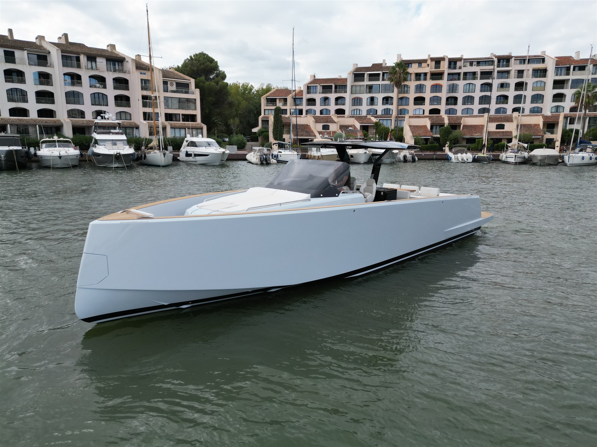 foto: 24 Pardo Yachts 43
