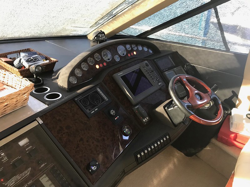 foto: 16 princess 61  FLY